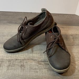 Merrell leather lace up shoes size 8.5